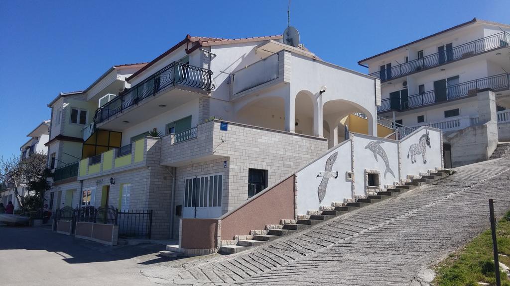 Apartment Karmen Trogir Exterior photo