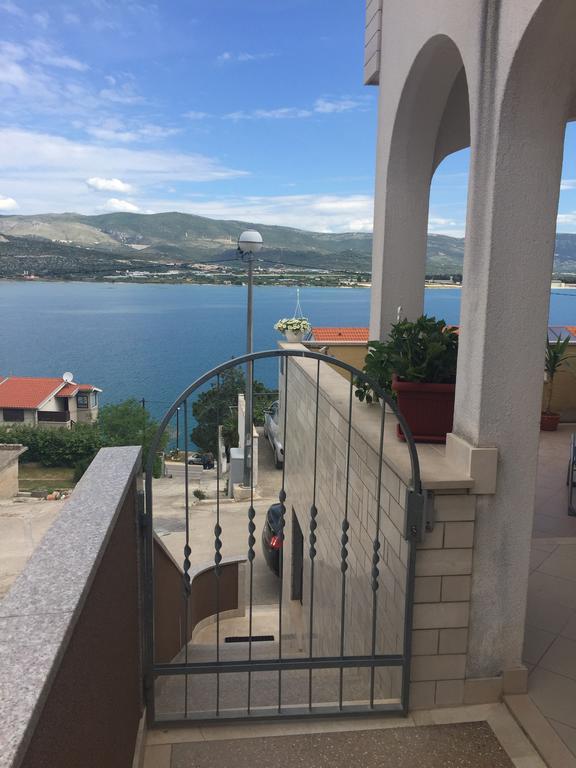 Apartment Karmen Trogir Exterior photo